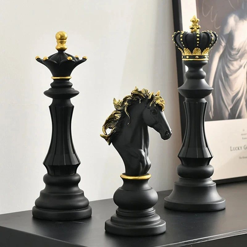 Missouri Chess Figurine Set