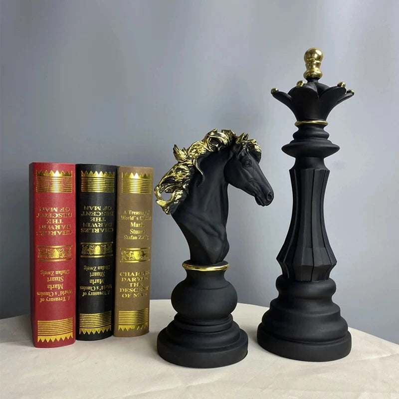 Missouri Chess Figurine Set