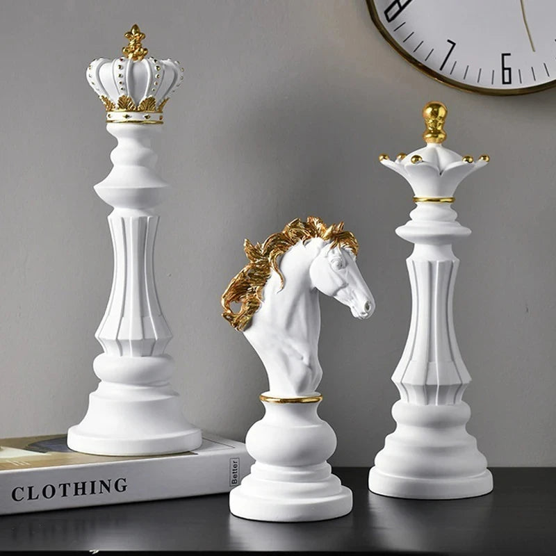 Missouri Chess Figurine Set